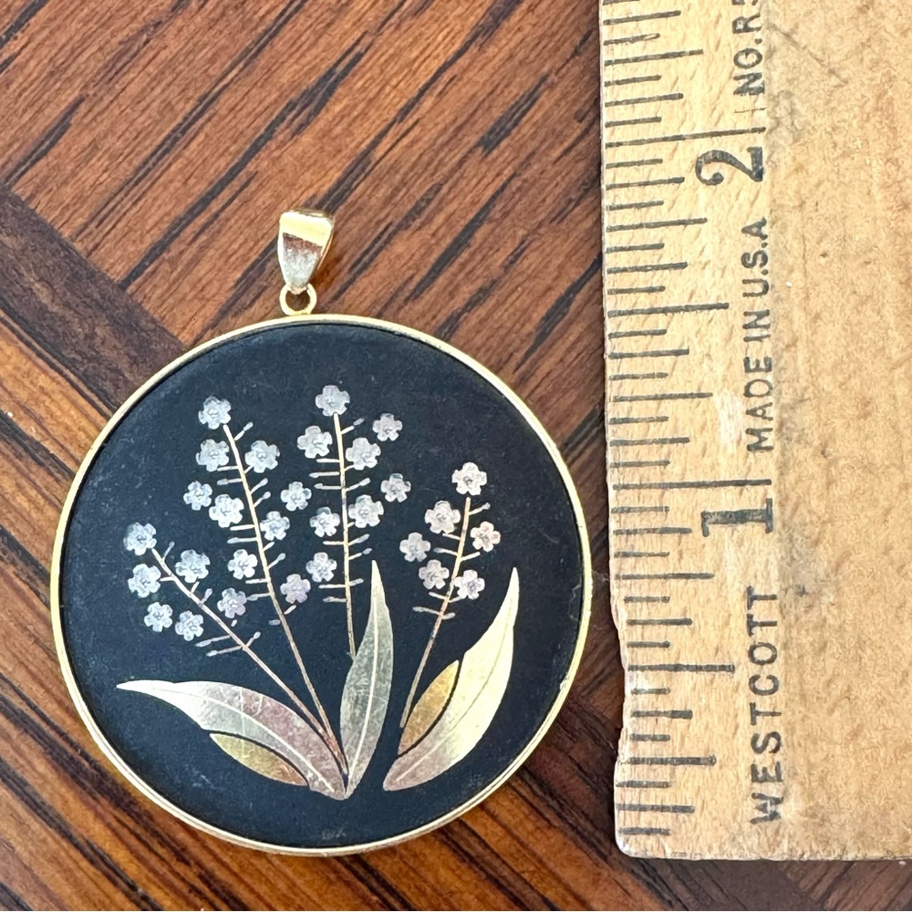 Vintage Amita Japan Damascene Lily Flowers Black Gold Tone Pendant - Picture 6 of 6